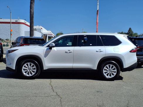 Certified 2025 Toyota Grand Highlander AWD image 3