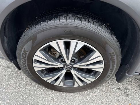 Used 2022 Nissan Rogue SV image 12