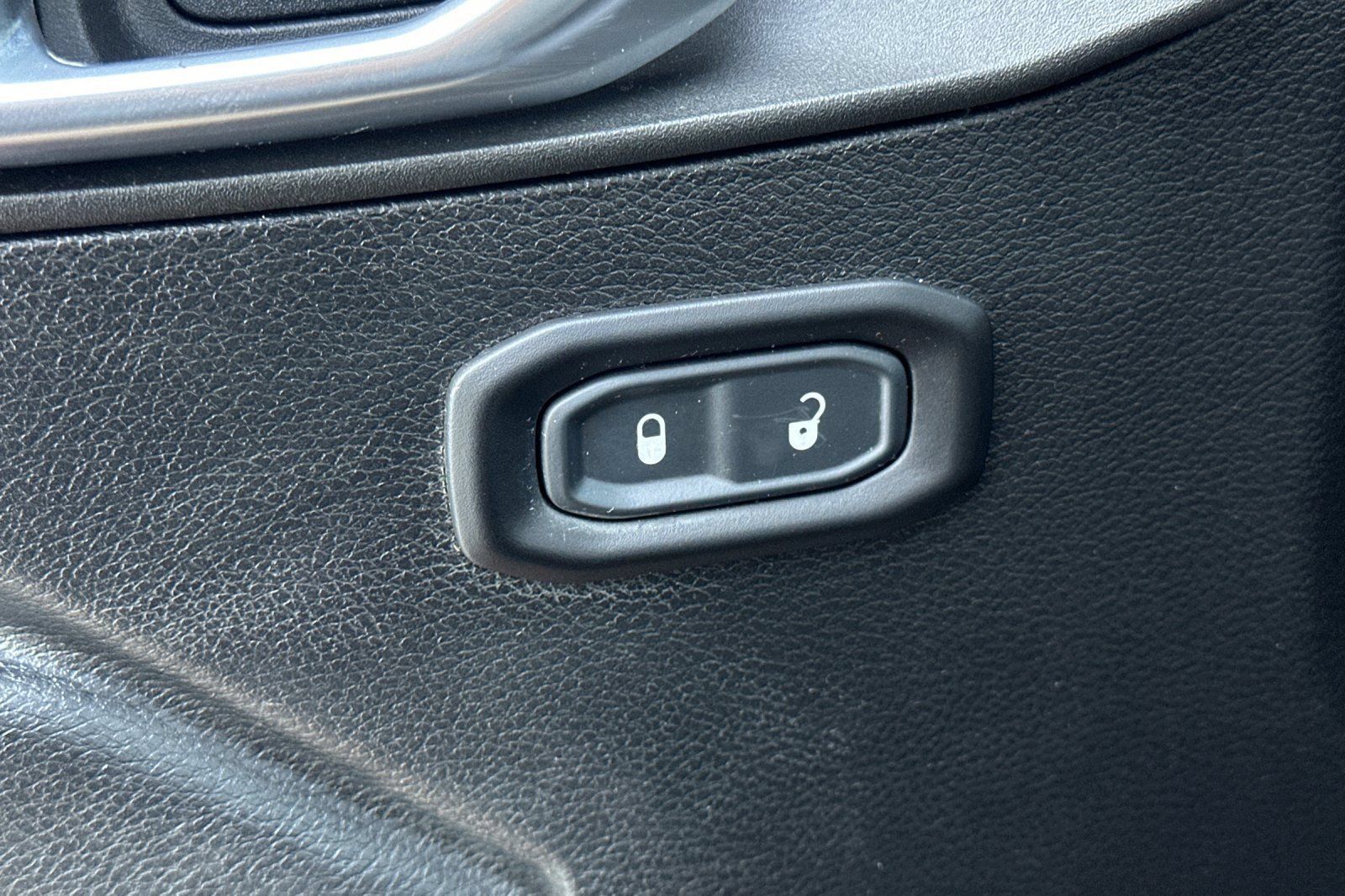 Used 2021 Jeep Gladiator Sport AWD/4WD image 12
