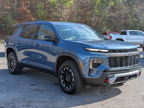 Used 2025 Chevrolet Traverse Z71 w/ Driver Confidence Package image 11