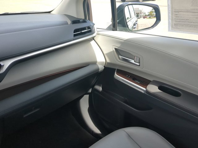 Certified 2024 Toyota Sienna XLE FWD image 20