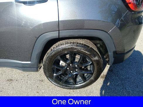Used 2023 Jeep Compass Latitude AWD/4WD image 5