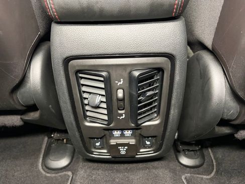 Used 2025 Dodge Durango GT image 25