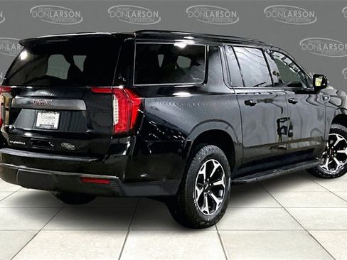 Used 2023 GMC Yukon XL AT4 image 7