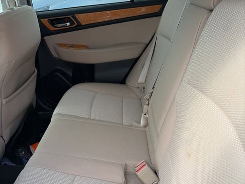 Used 2016 Subaru Outback 2.5i Premium image 9