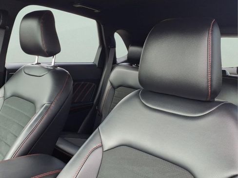 Used 2024 Ford Edge ST-Line image 13