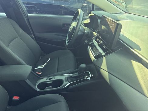 Used 2025 Toyota Corolla LE FWD image 6