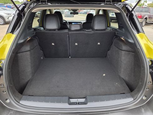 Used 2025 Nissan Kicks SR AWD/4WD image 28