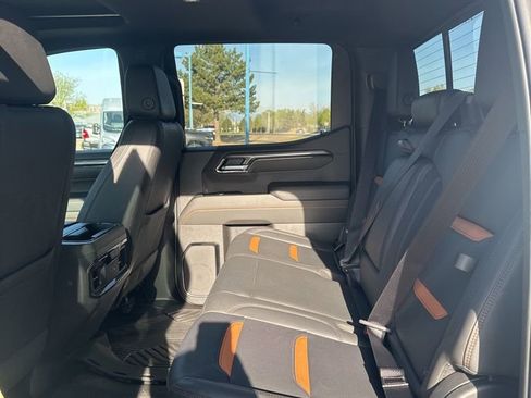 Used 2022 GMC Sierra 1500 AT4 w/ AT4 Premium Package image 5
