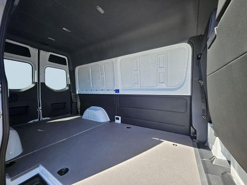 New 2024 Mercedes-Benz Sprinter 2500 image 13