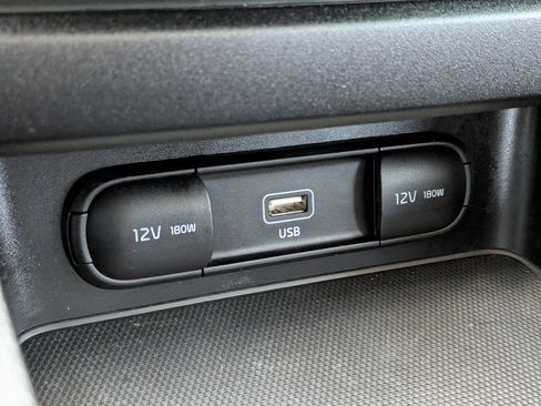 Used 2022 Kia Forte LXS w/ LXS Technology Package FWD image 19