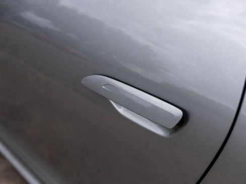 Used 2025 Porsche 911 Carrera RWD image 18