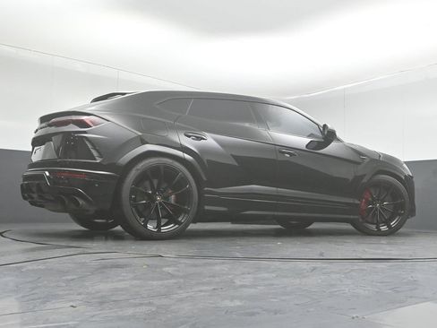 Used 2021 Lamborghini Urus image 44