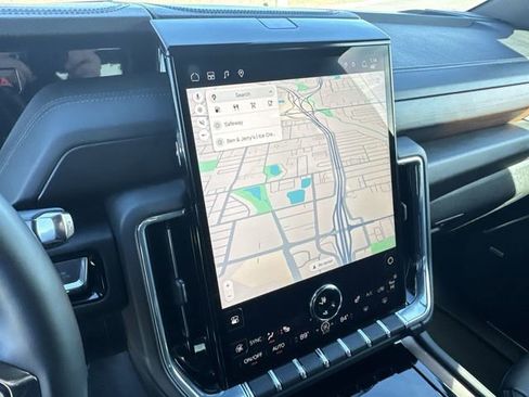 Certified 2025 GMC Yukon Denali image 16