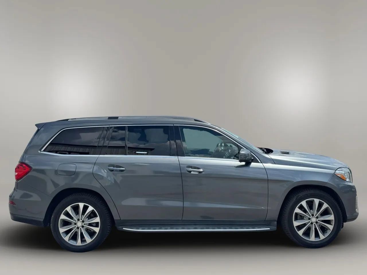 Used 2017 Mercedes-Benz GLS 450 4MATIC w/ Premium Package image 4
