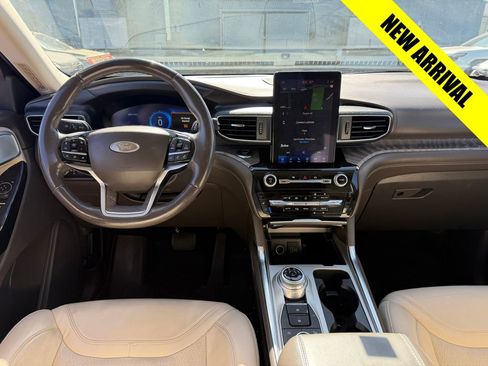 Used 2022 Ford Explorer Platinum w/ Equipment Group 601A AWD/4WD image 7
