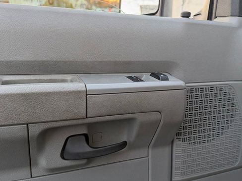 Used 2024 Ford E-350 and Econoline 350 Super Duty w/ Driver's Safety Package image 12