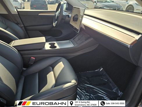 Used 2024 Tesla Model Y Long Range AWD/4WD image 25