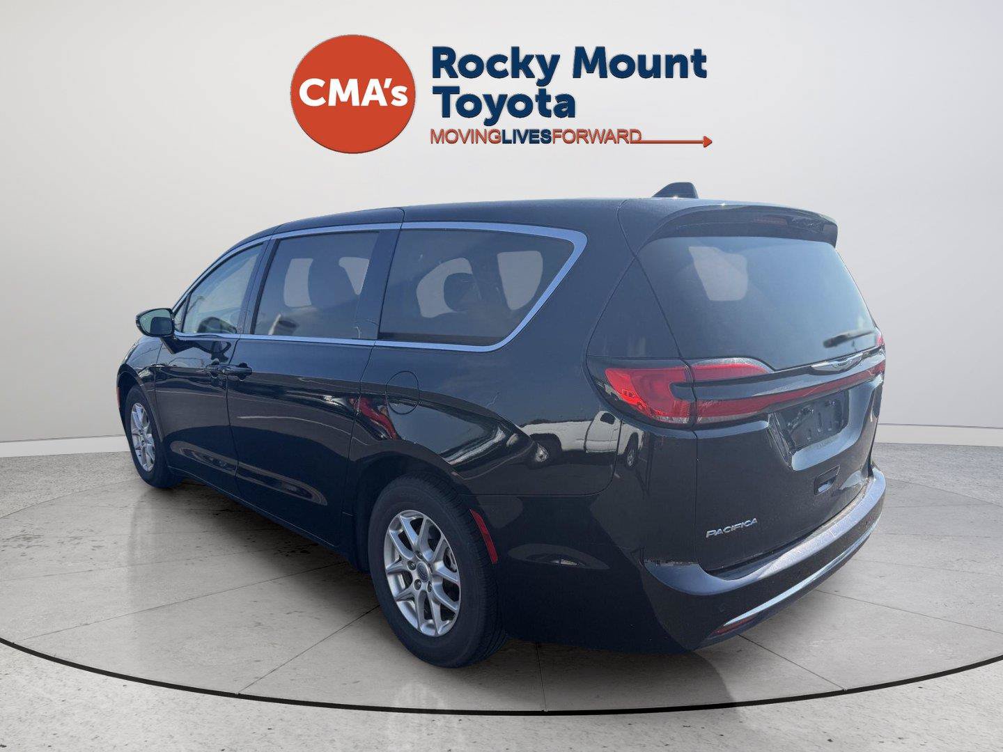 Used 2024 Chrysler Pacifica Touring-L FWD image 20