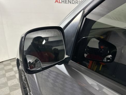 Used 2020 Nissan Frontier SV w/ Midnight Edition Floor Mats image 10