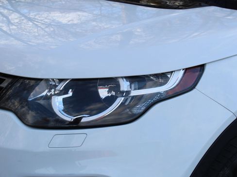 Used 2017 Land Rover Discovery Sport SE AWD/4WD image 32