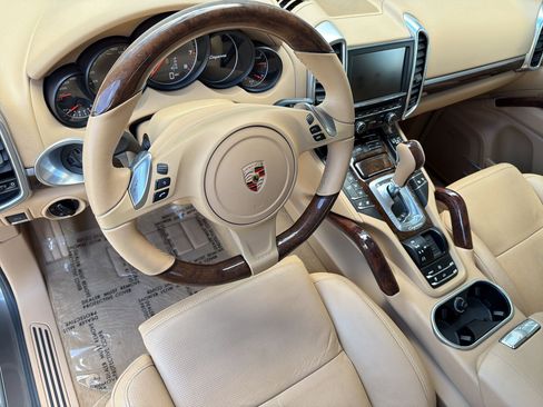 Used 2013 Porsche Cayenne image 4