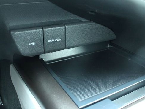 Used 2022 Toyota Camry SE image 18