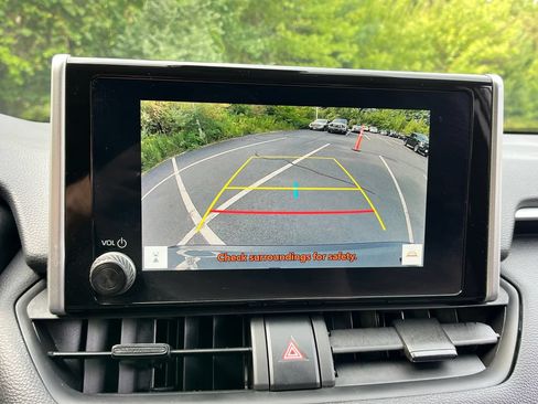 Used 2025 Toyota RAV4 LE AWD/4WD image 19