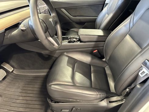 Used 2020 Tesla Model Y Long Range image 10