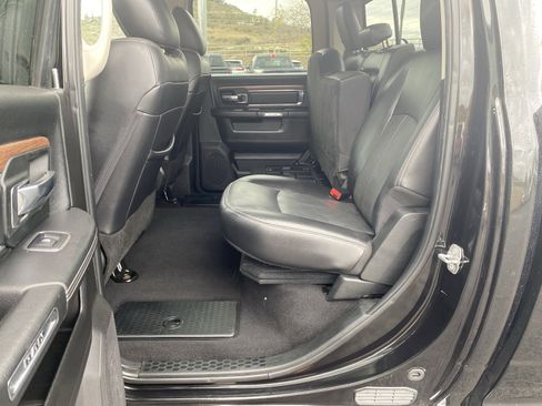 Used 2018 RAM 2500 Laramie w/ Convenience Group image 18