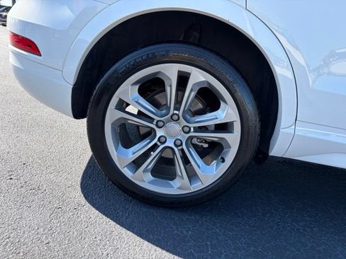 Used 2017 Audi Q3 2.0T Premium Plus w/ Premium Plus Package AWD/4WD image 7