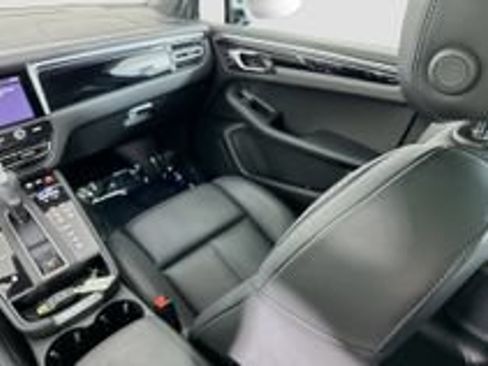 Certified 2026 Porsche Macan AWD/4WD image 8