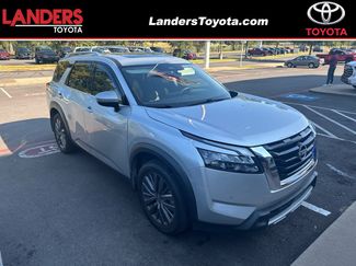 Used 2025 Nissan Pathfinder SL w/ SL Premium Package FWD video 1