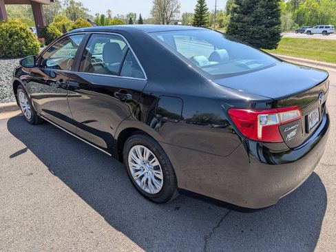Used 2014 Toyota Camry LE FWD image 7
