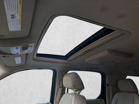 Used 2014 Cadillac Escalade ESV Premium image 16