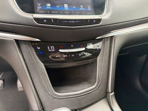 Used 2018 Cadillac XT5 Premium Luxury FWD image 18