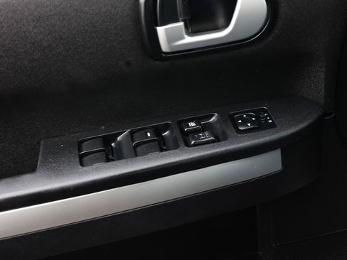 Used 2011 Mitsubishi Endeavor LS AWD/4WD image 38