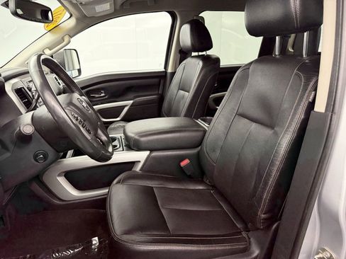 Used 2017 Nissan Titan SL image 39