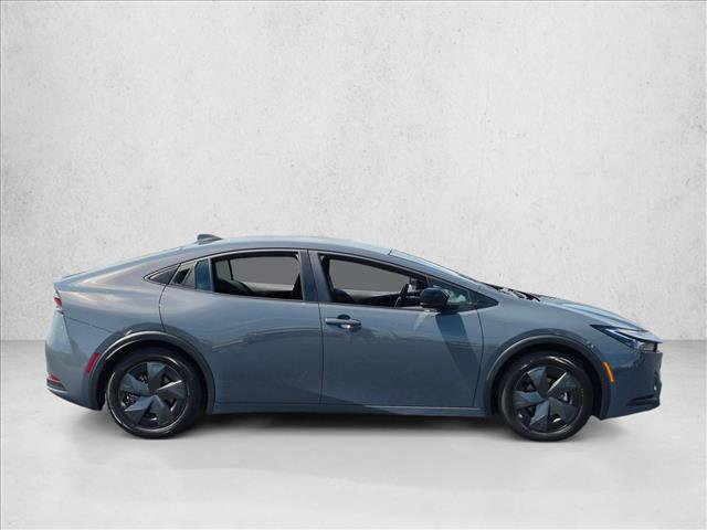 Used 2025 Toyota Prius LE FWD image 4