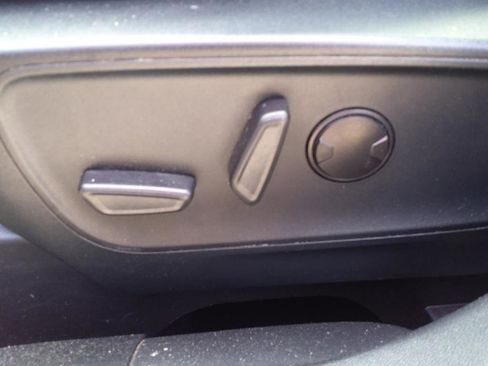 Used 2021 Ford Escape SEL image 10