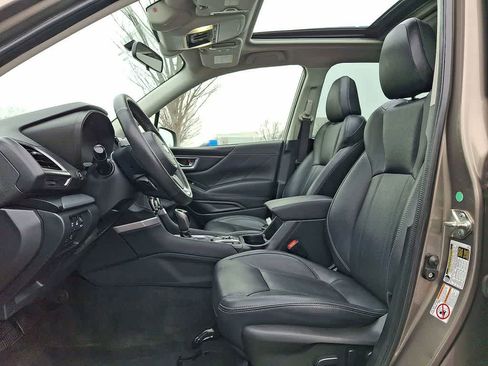 Used 2020 Subaru Forester Limited image 11