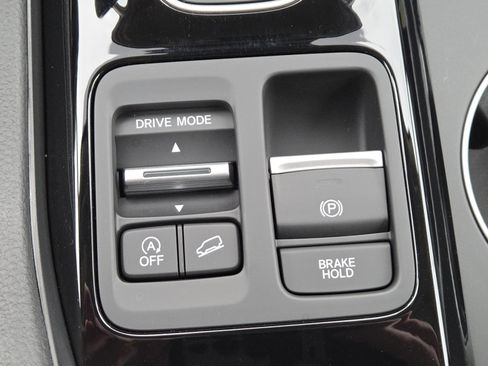 Used 2025 Honda Pilot EX-L image 6