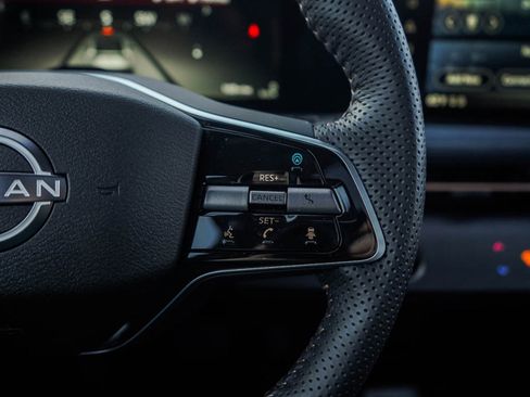 New 2025 Nissan Ariya Platinum image 22