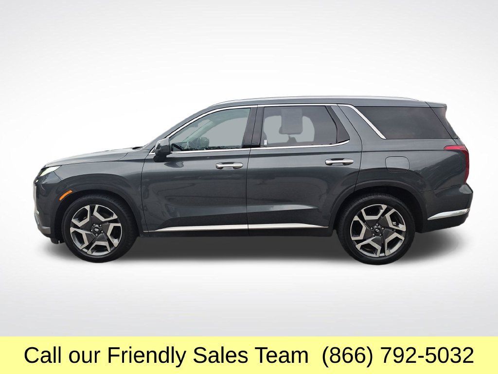 Used 2023 Hyundai Palisade Limited w/ Cargo Package AWD/4WD image 2
