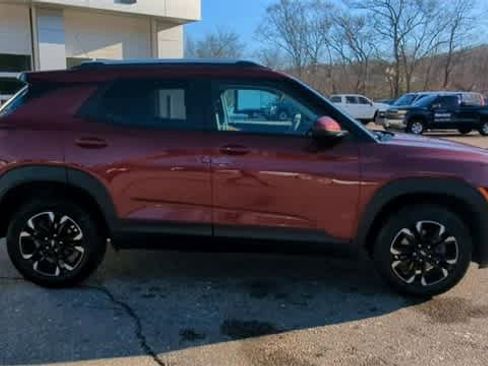Certified 2022 Chevrolet TrailBlazer LT w/ Driver Confidence Package image 9