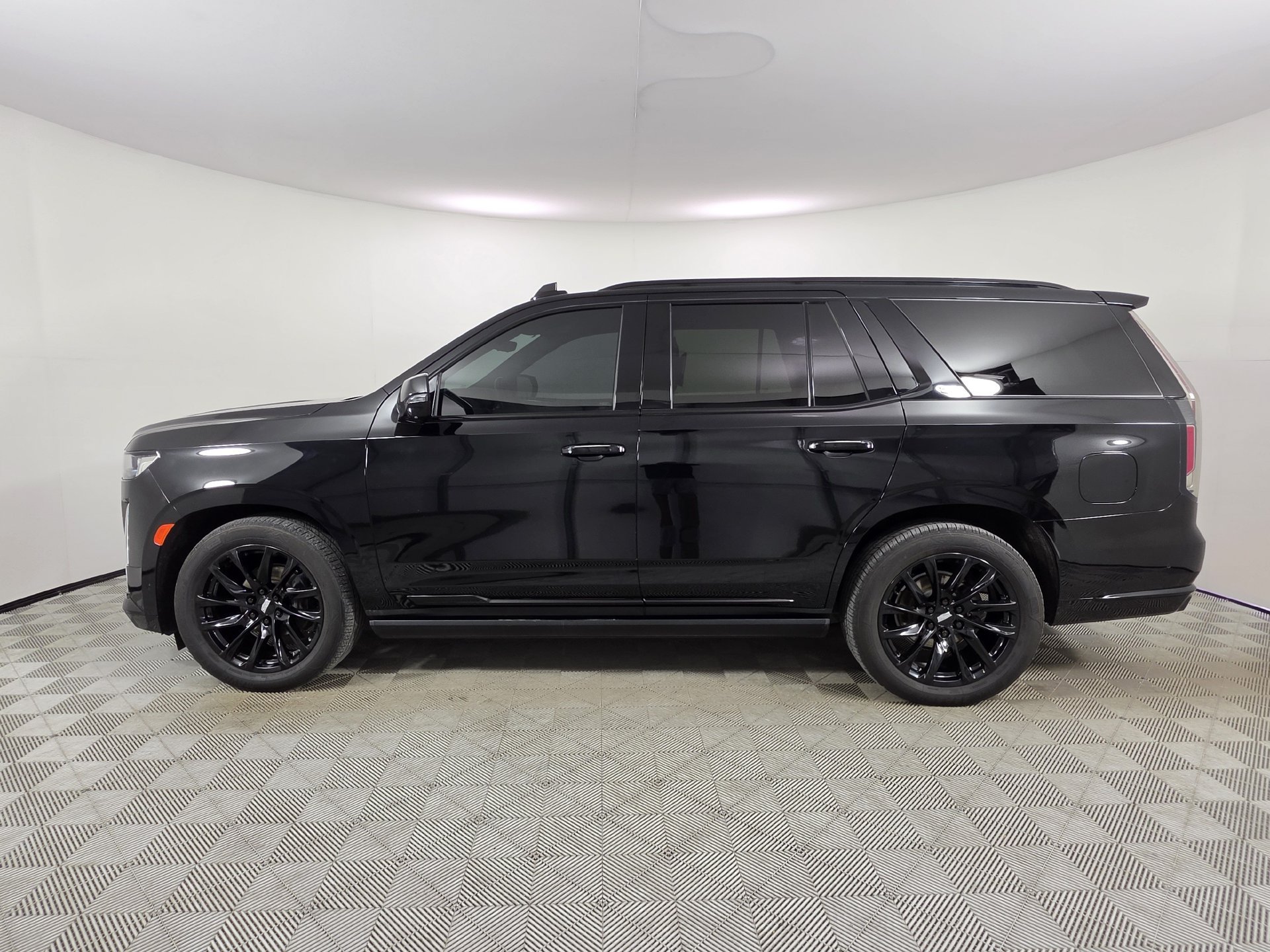 Used 2021 Cadillac Escalade Sport w/ Driver Assist Tech Package AWD/4WD image 39