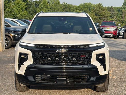 Used 2024 Chevrolet Traverse RS AWD/4WD image 2