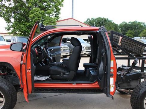 Used 2016 Toyota Tacoma TRD Off-Road w/ Premium & Technology Package AWD/4WD image 12
