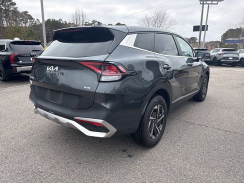 Used 2023 Kia Sportage LX image 5