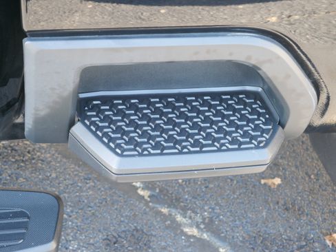 Certified 2022 Chevrolet Silverado 2500 LT w/ Convenience Package image 13